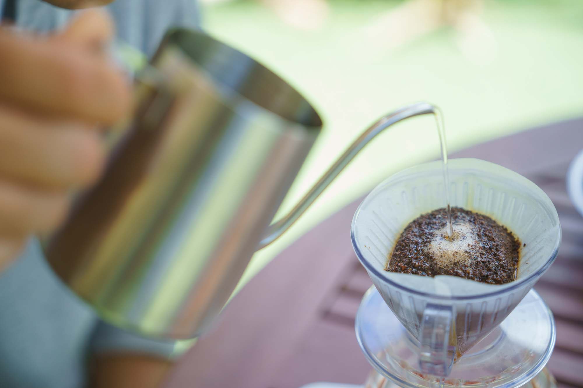 Use a hand drip to make the coffee. 